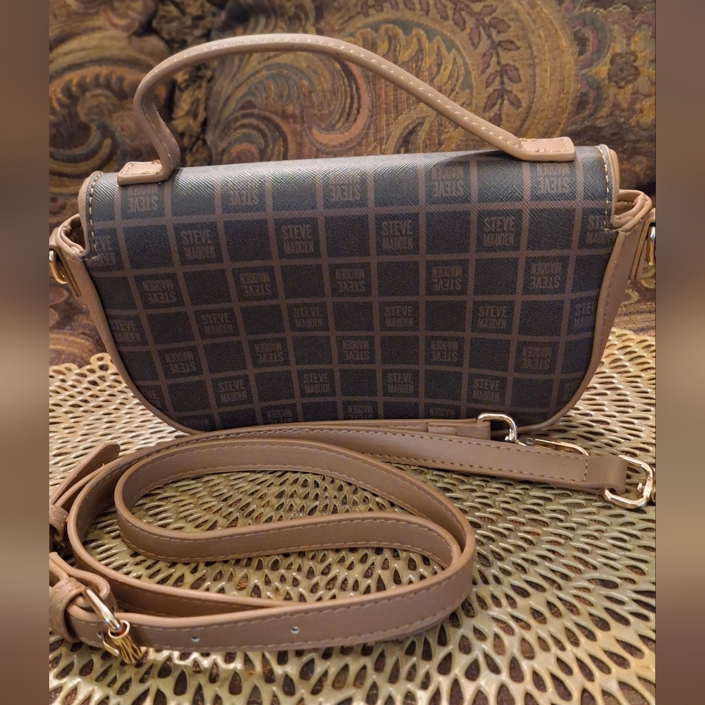 Steve Madden - Picture 2 of 4